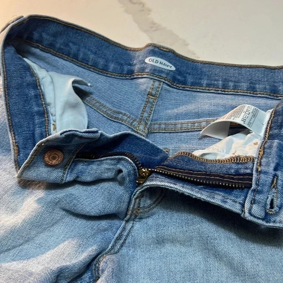 Old Navy light Wash denim shorts. Size  0 - Picture 2 of 7